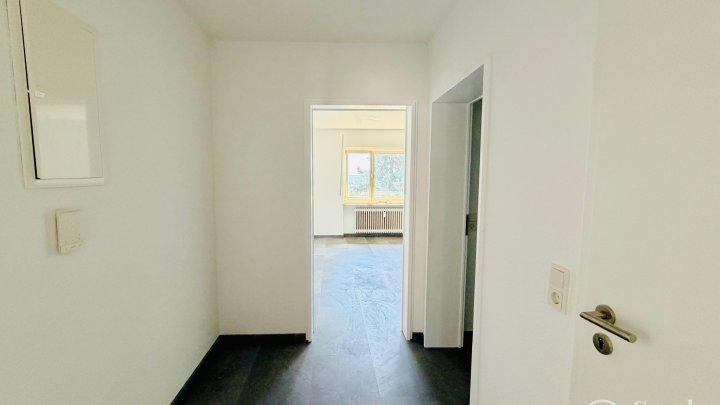 Erstbezug nach Sanierung -  ab September - Helle 2-Zimmer-Wohnung mit Balkon und Panoramablick