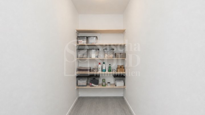 Erstbezug nach Sanierung -  ab Mitte August - Helle 2-Zimmer-Wohnung mit Balkon und Panoramablick