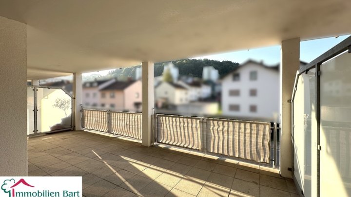 MERZIG: STILVOLLE 71 M² WOHNUNG MIT LOGGIA & KFZ-STELLPLATZ IN TOP-ZUSTAND!