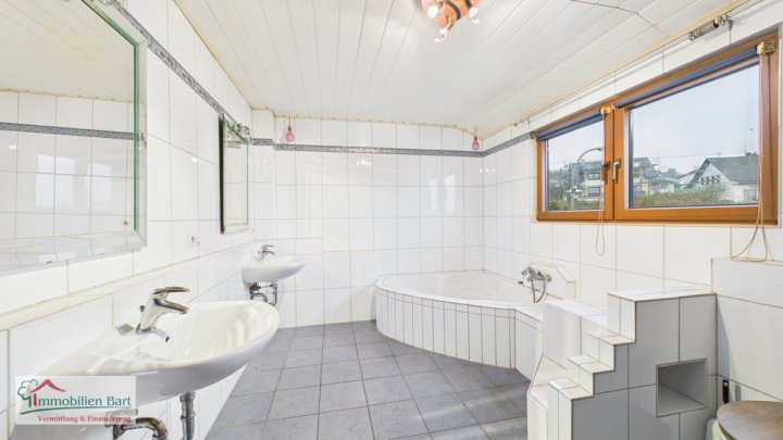 MERZIG: 124 M² WOHNUNG IN RUHIGER WOHNLAGE!