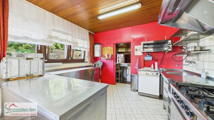 GASTSTÄTTE / WOHNHAUS MIT ELW / VIELSEITIGE VERWENDUNG / TOP LAGE VON MERZIG-HILBRINGEN